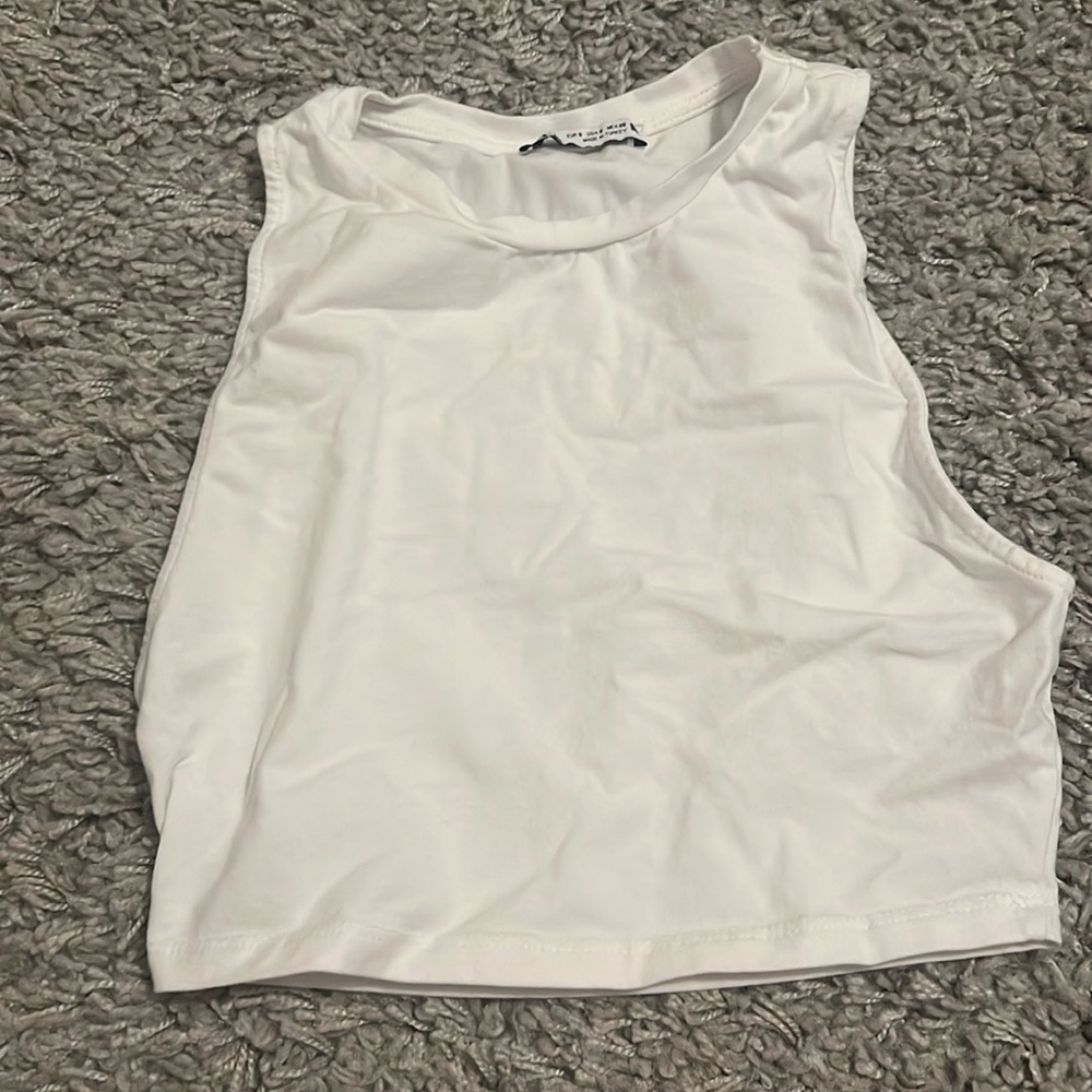 Woman’s white tank!!